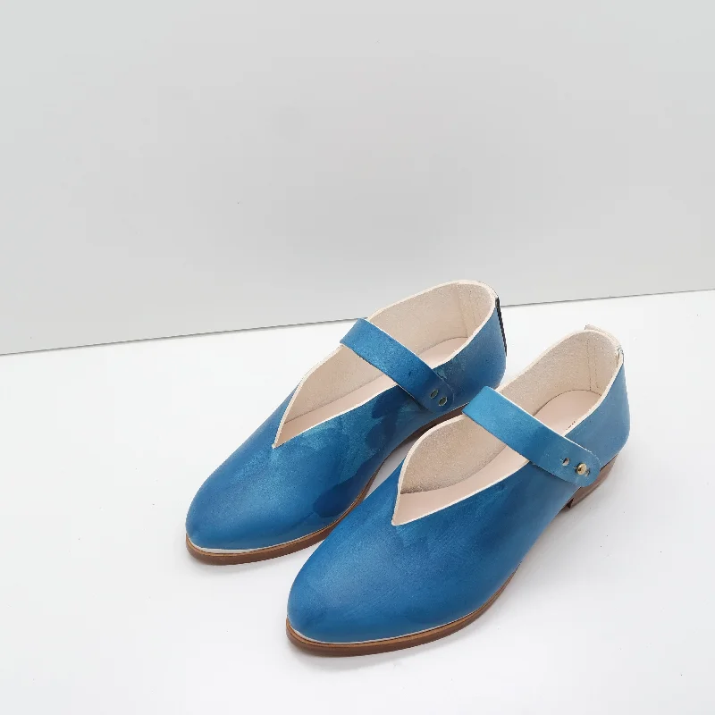 BBF24 SALE. SIZE 37. THE MARTA. TT CEBU BLUE. 2CM (DYE SAMPLE)